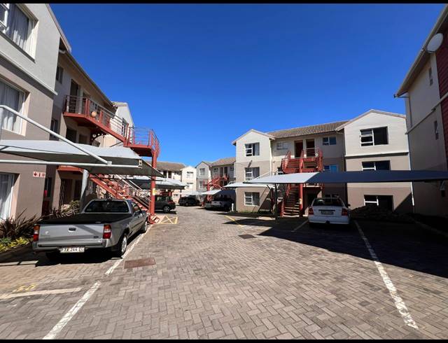 2 BEDROOM APARTMENT FOR SALE IN JEFFREYS BAY CENTRAL